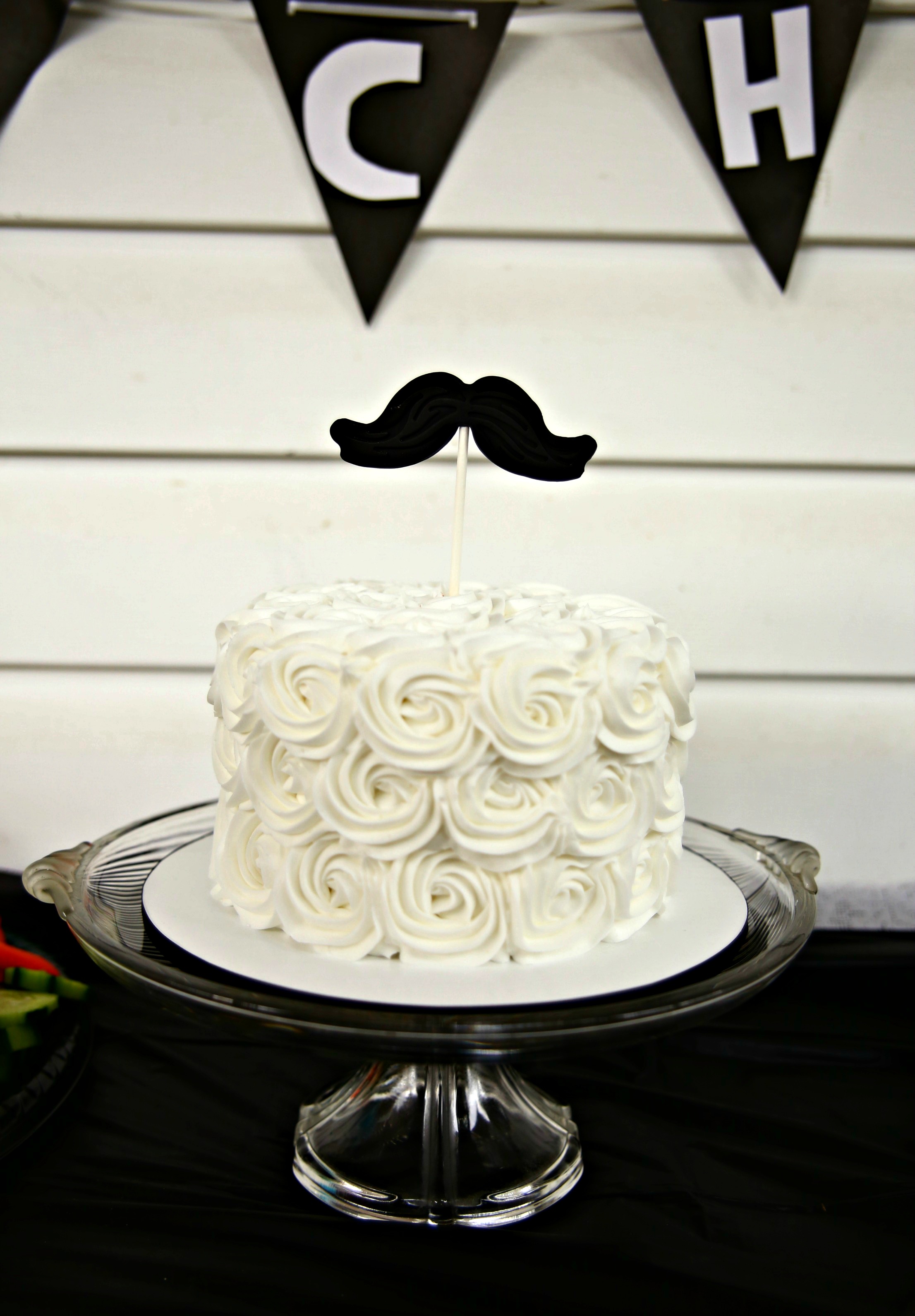 moustachebash-babyshowercake