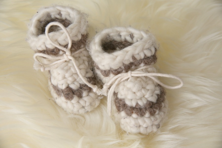 winteressentialsfor-infants-padraigs-knitwoolbooties